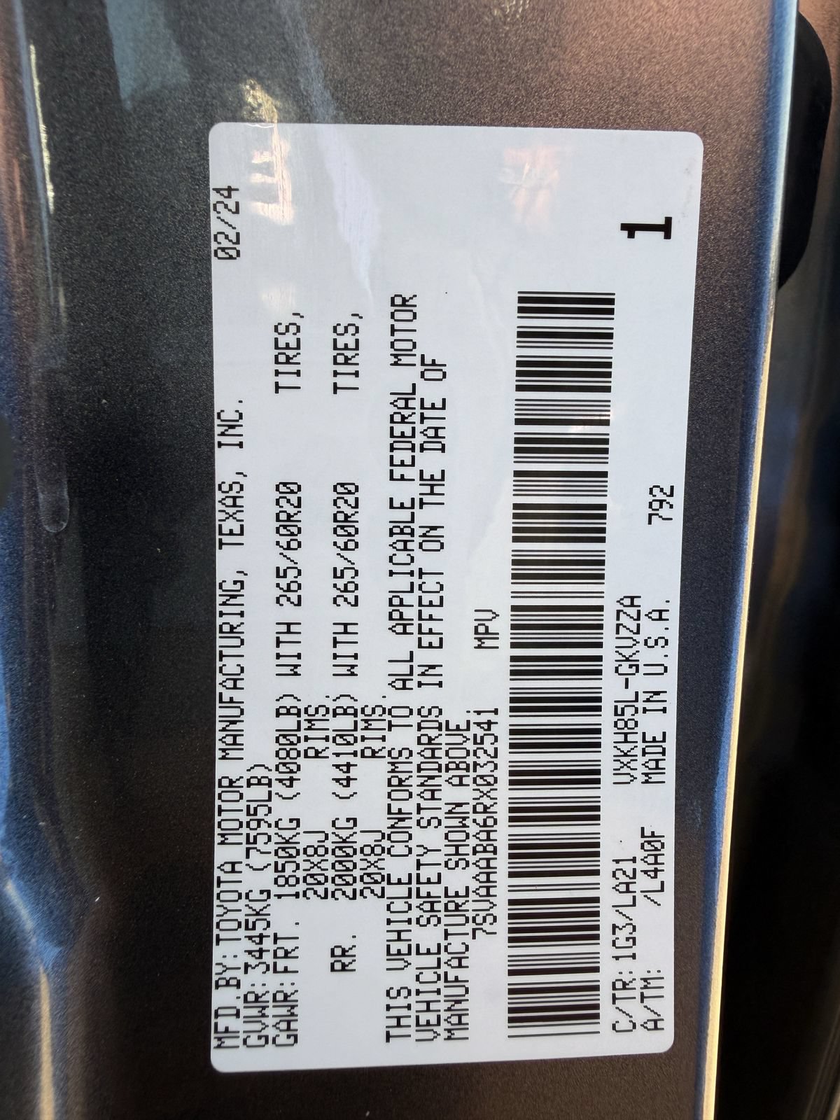 Used 2024 Toyota Sequoia Platinum AWD/4WD image 32