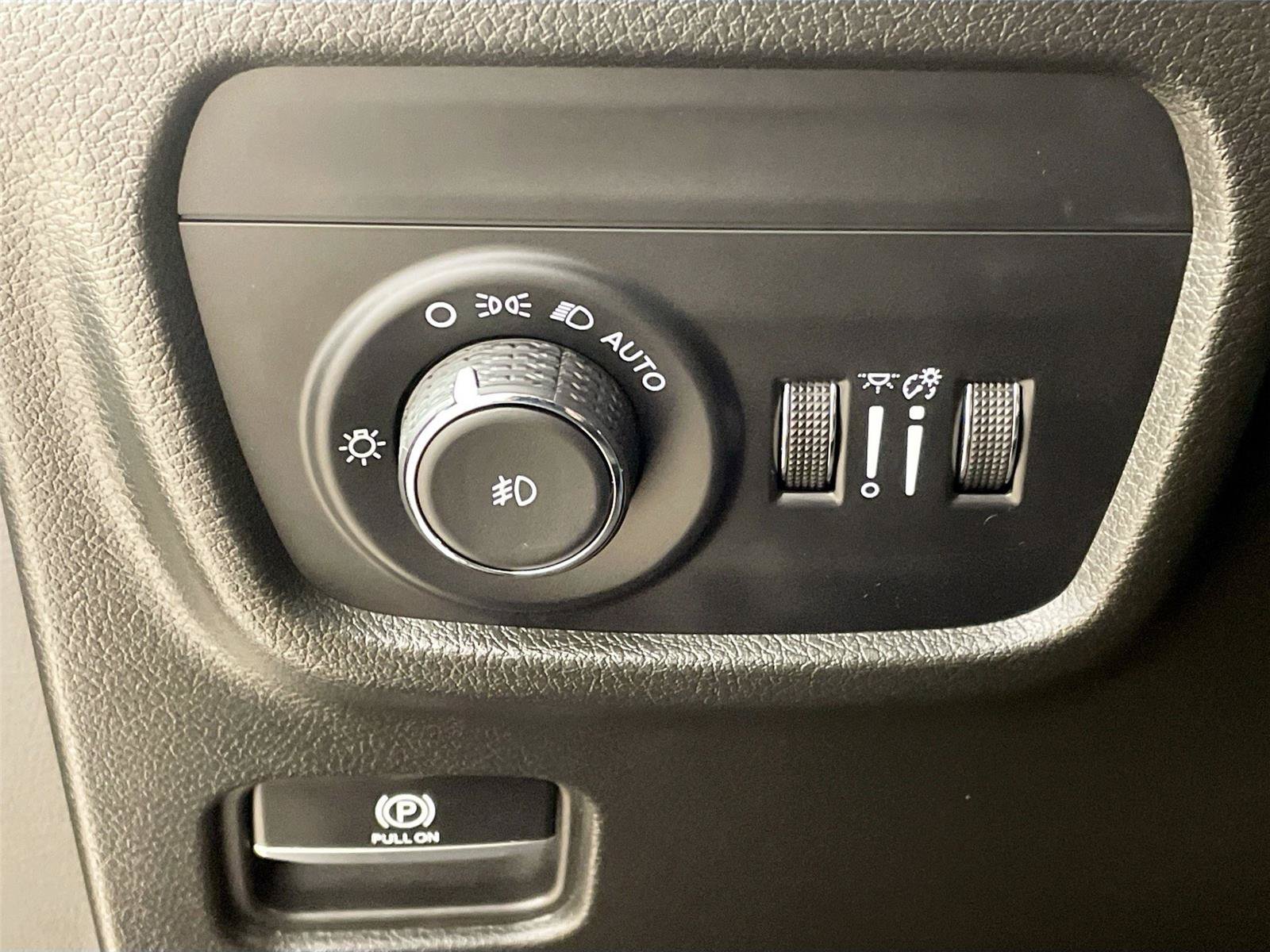 Used 2026 Jeep Grand Cherokee Limited AWD/4WD image 14