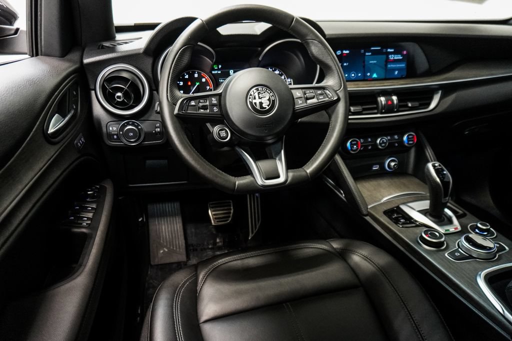 Used 2023 Alfa Romeo Stelvio Ti AWD/4WD image 13