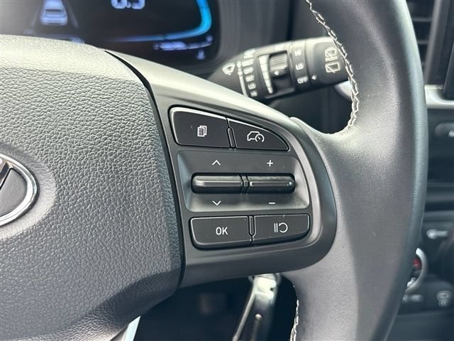 Used 2023 Hyundai Venue SEL FWD image 28