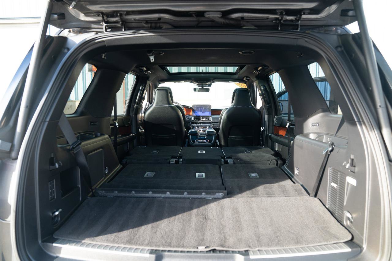 Used 2018 Lincoln Navigator Reserve w/ Technology Package image 36