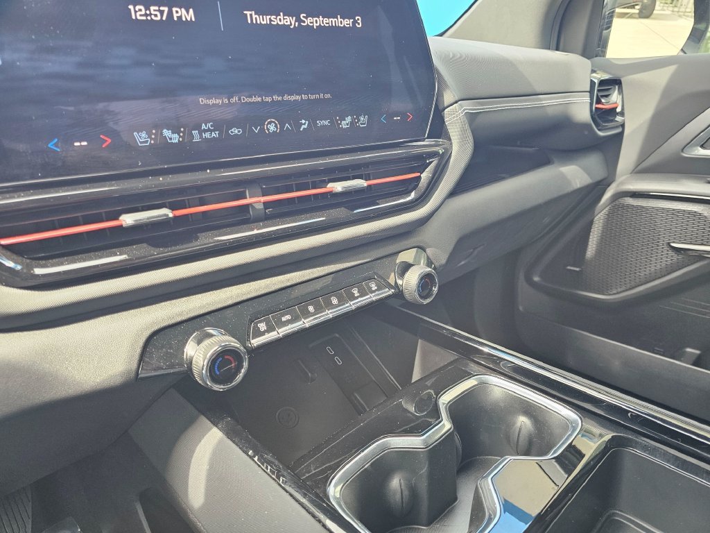 Used 2026 Chevrolet Silverado EV Trail Boss AWD/4WD image 31