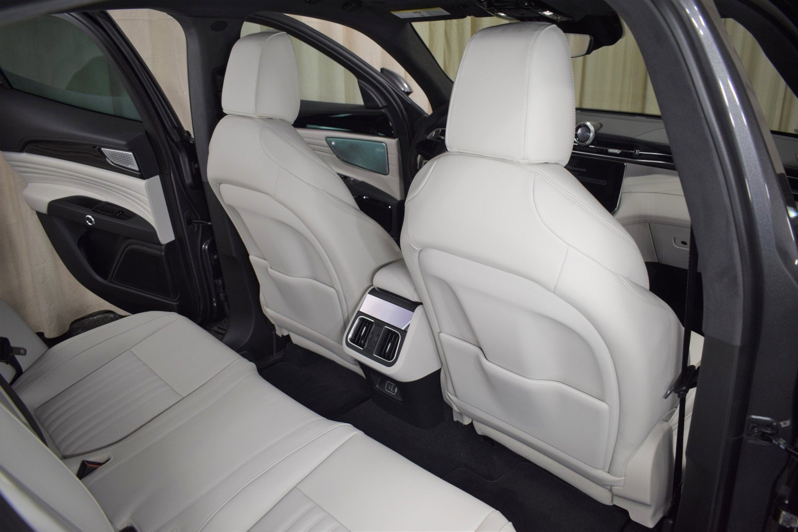 New 2024 Maserati Grecale Modena image 20