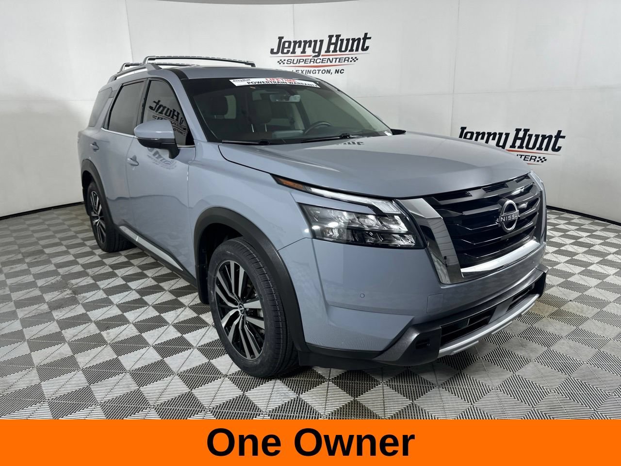 Used 2025 Nissan Pathfinder Platinum w/ Cargo Package FWD image 4