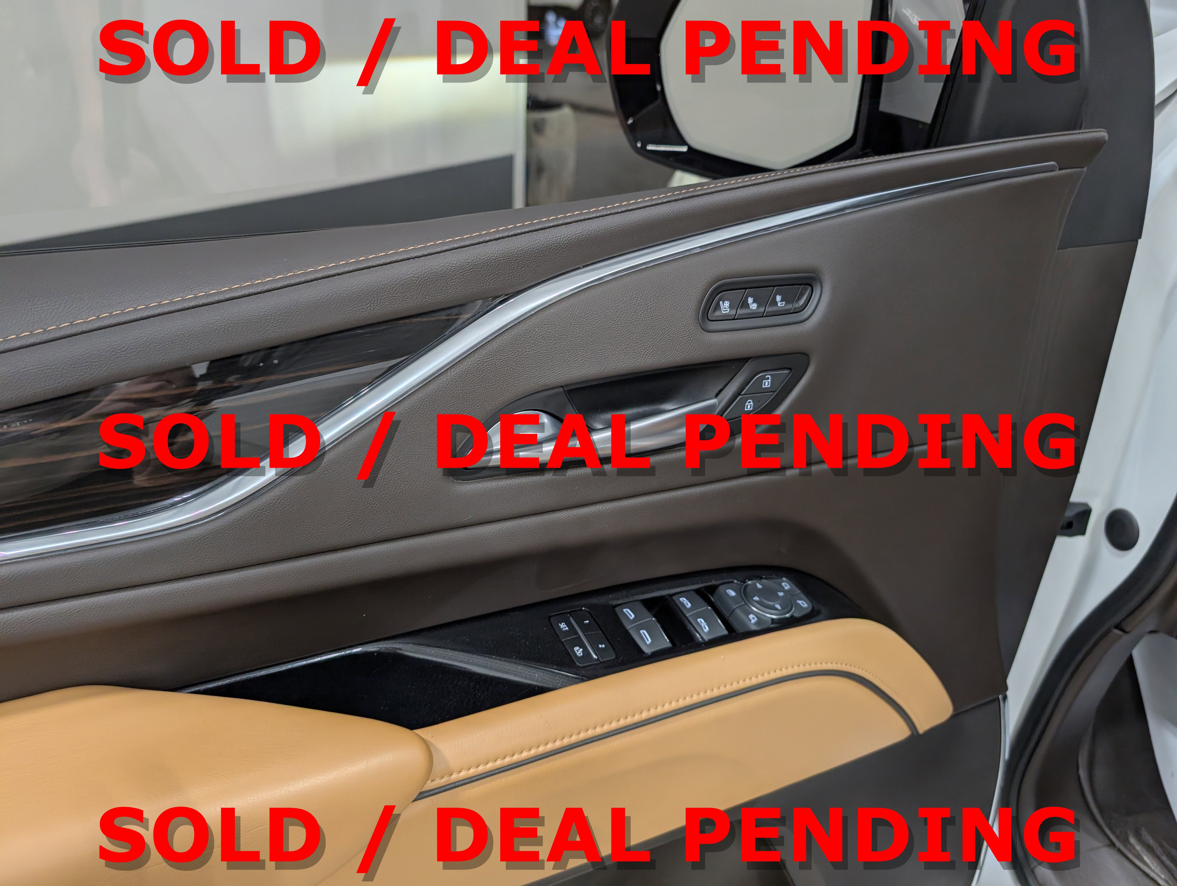 Used 2023 Cadillac Escalade Sport w/ LPO, ONYX Package image 17