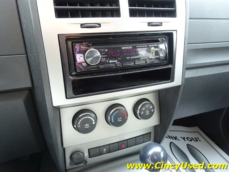 Used 2010 Dodge Nitro Heat AWD/4WD image 18