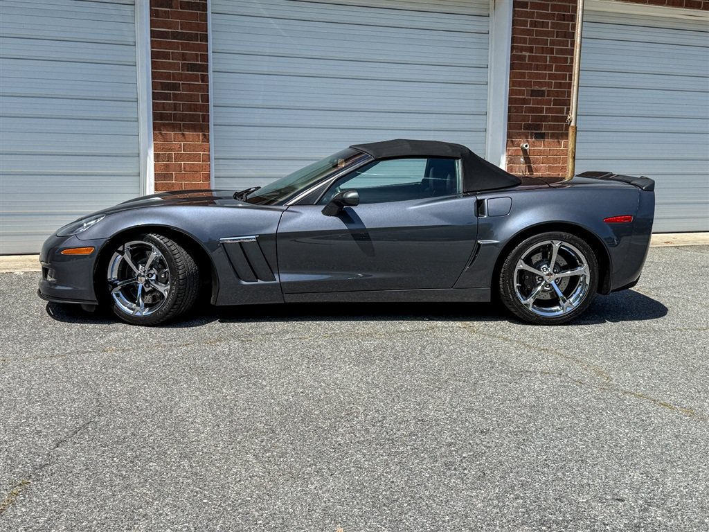 Used 2012 Chevrolet Corvette Grand Sport w/ 3LT Preferred Equipment Group RWD image 4