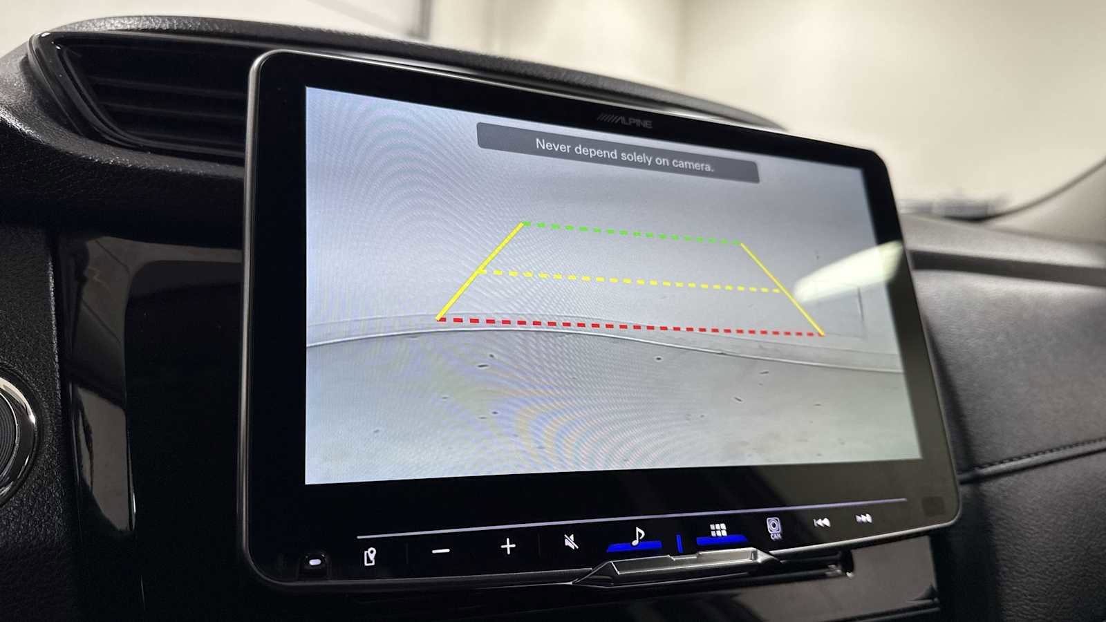 Used 2017 Nissan Rogue SV image 19