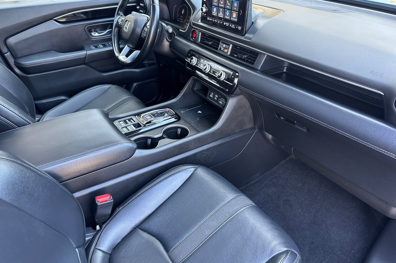Certified 2025 Honda Pilot Touring image 36