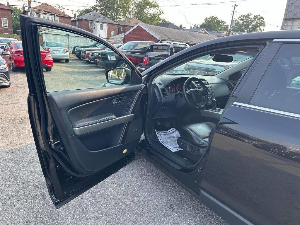 Used 2012 MAZDA CX-9 Grand Touring w/ Moonroof & Bose Audio Pkg image 9