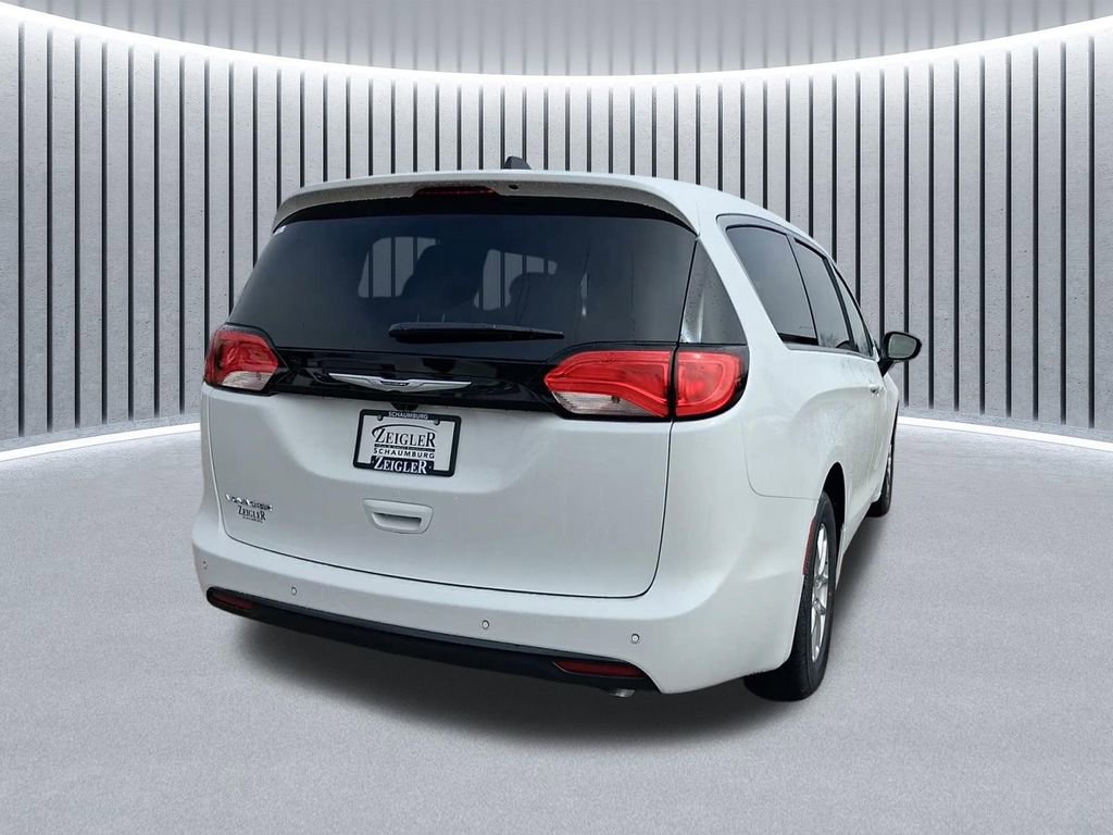 New 2026 Chrysler Voyager LX image 9