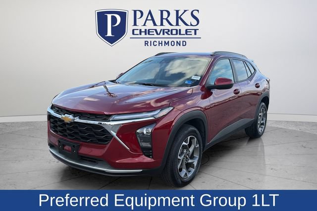 Used 2025 Chevrolet Trax LT FWD image 3
