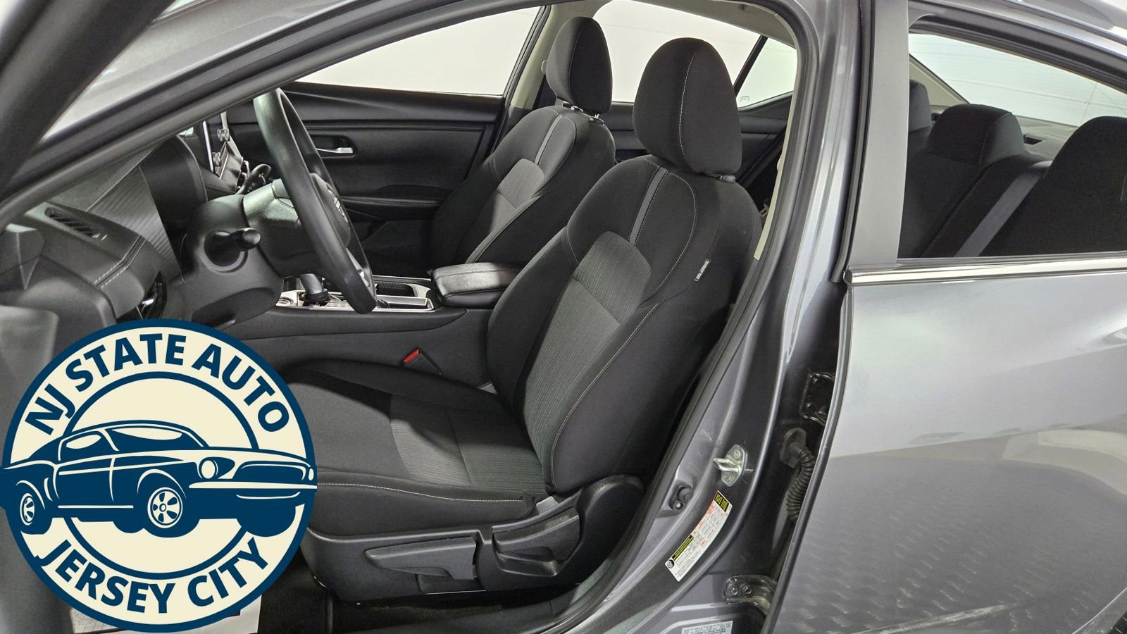 Used 2025 Nissan Sentra SV image 21