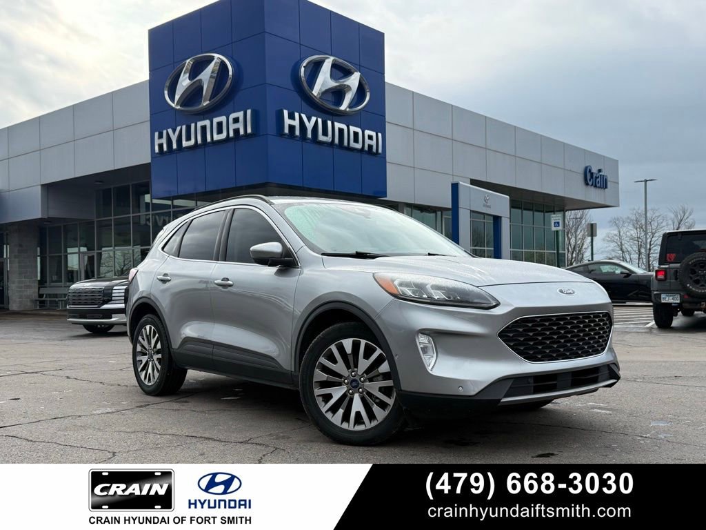 Used 2021 Ford Escape Titanium video 1