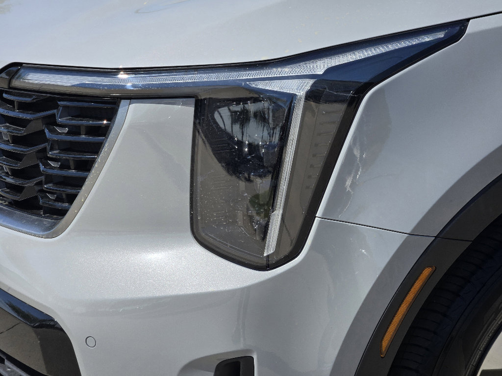 Certified 2025 Kia Sorento S image 15