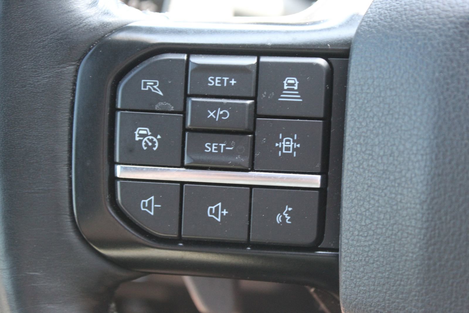 Used 2022 Ford F150 Raptor w/ Equipment Group 801A High AWD/4WD image 31