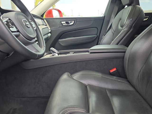 Used 2022 Volvo XC60 B5 Inscription image 16