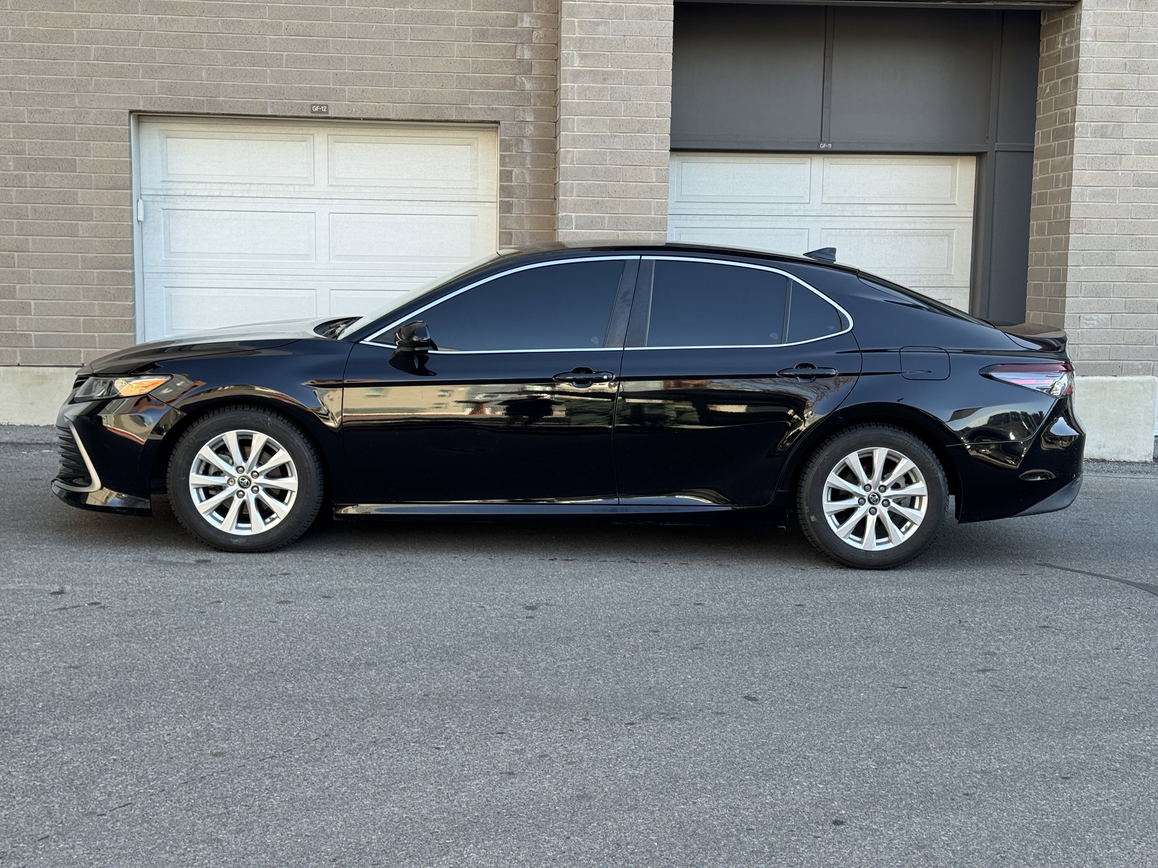 Used 2021 Toyota Camry LE w/ Carpet Mat Package (TMS) image 2