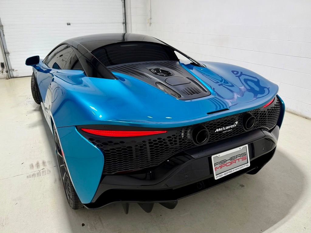 Used 2023 McLaren Artura image 15