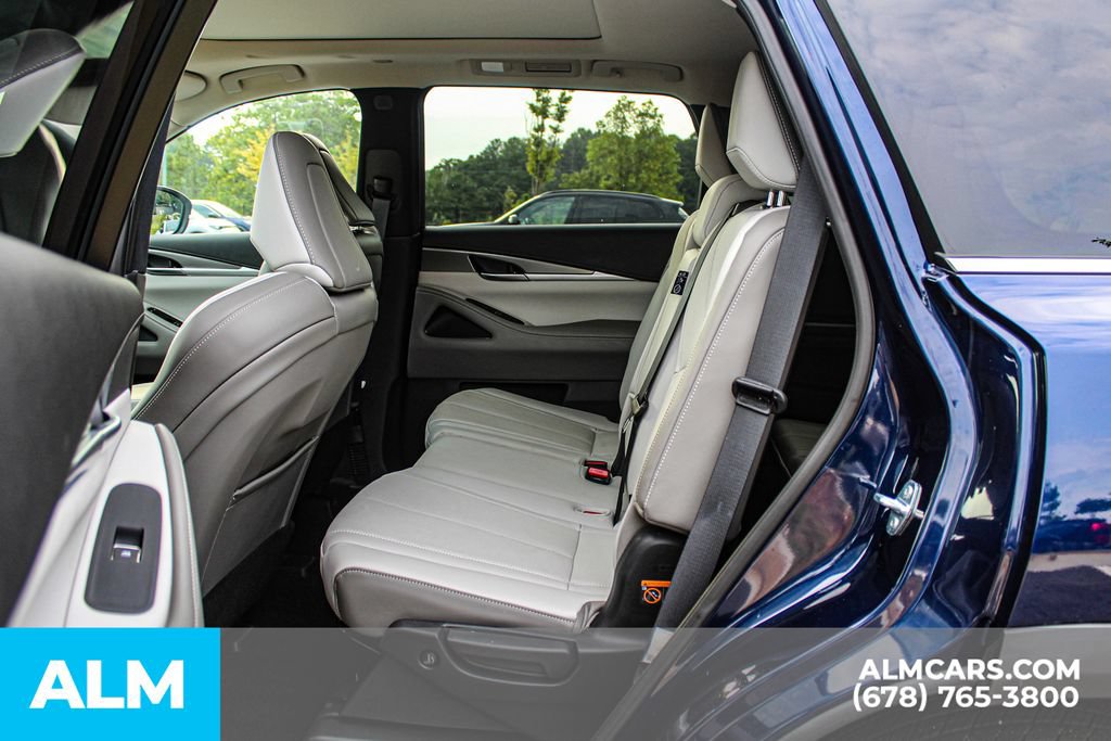 Used 2026 INFINITI QX60 Pure w/ Cargo Package FWD image 16