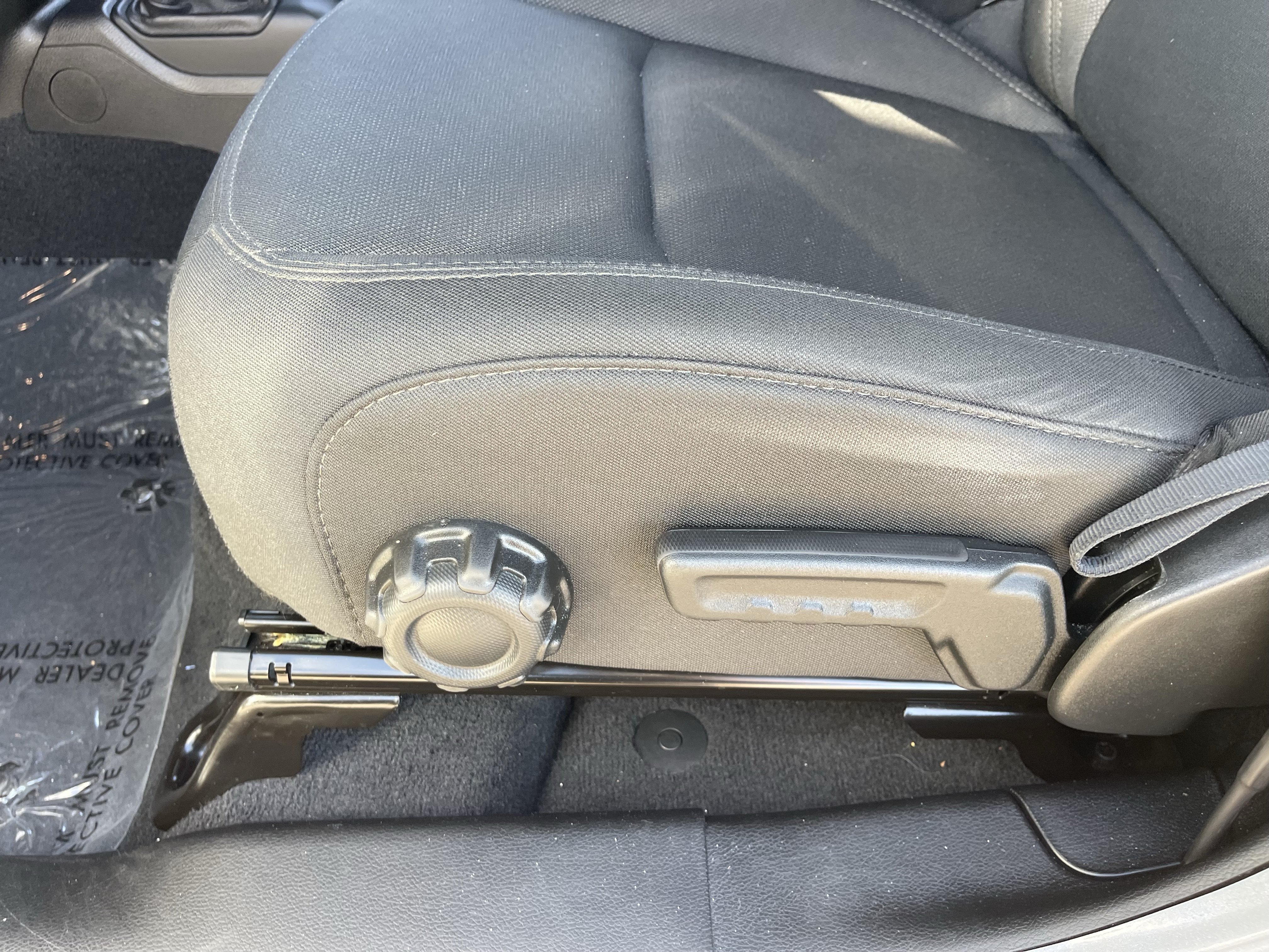 Used 2018 Jeep Wrangler Unlimited Sahara w/ Uconnect 4C Nav & Sound Group AWD/4WD image 19