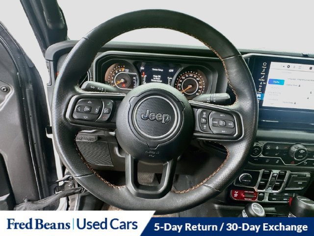 Used 2024 Jeep Gladiator Mojave w/ Technology Group AWD/4WD image 9