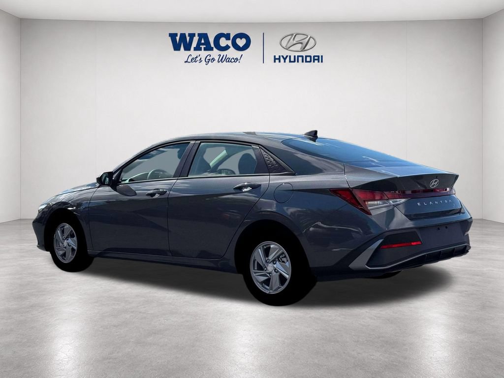 Used 2026 Hyundai Elantra SE FWD image 6