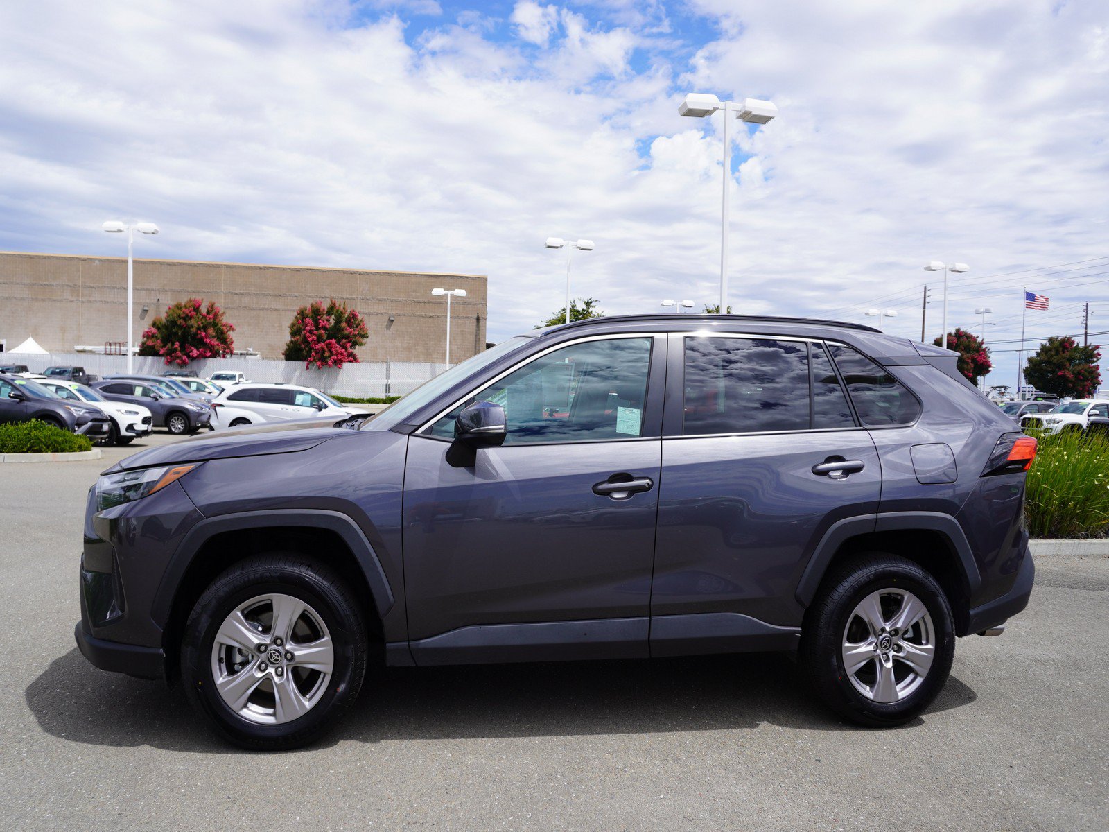 Used 2025 Toyota RAV4 XLE AWD/4WD image 6