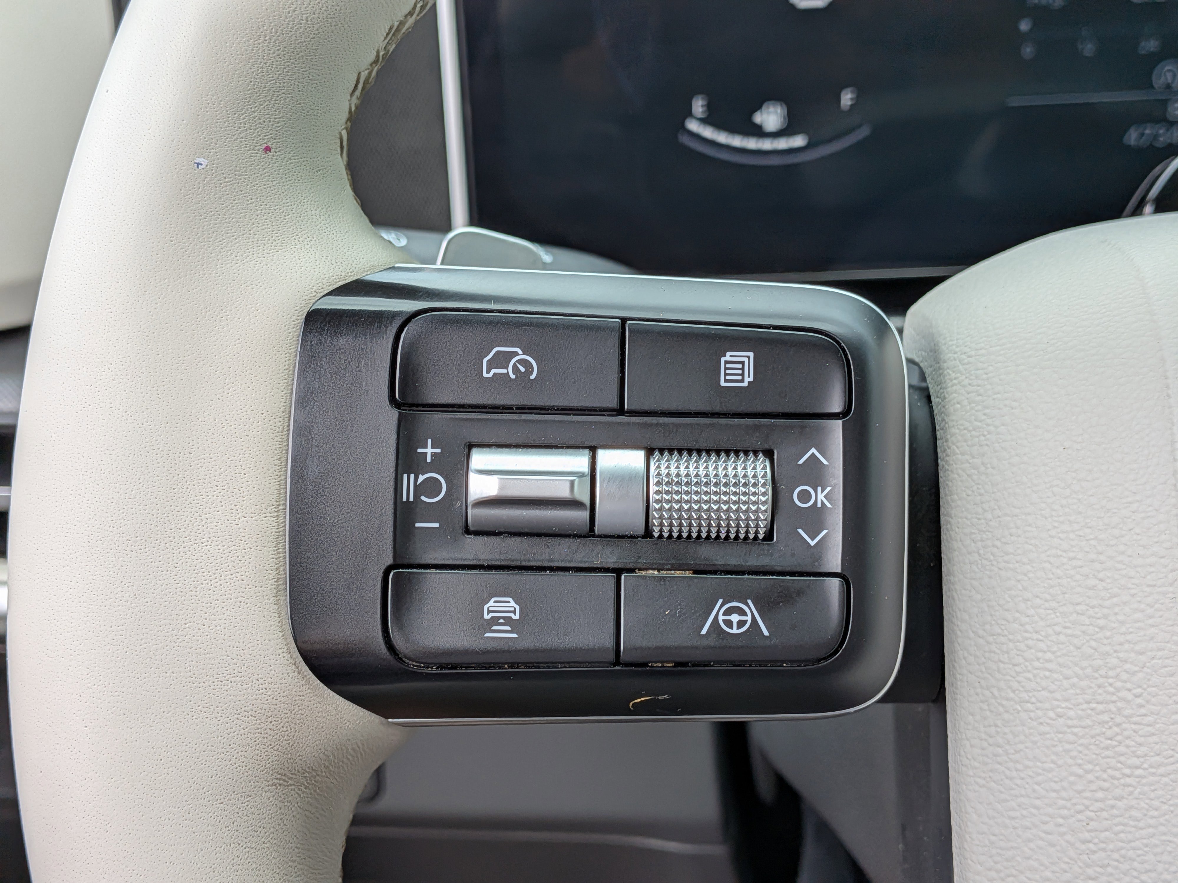 Used 2024 Hyundai Santa Fe SEL image 25