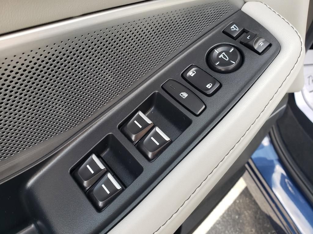 Certified 2025 Acura MDX SH-AWD w/ Technology Package image 20