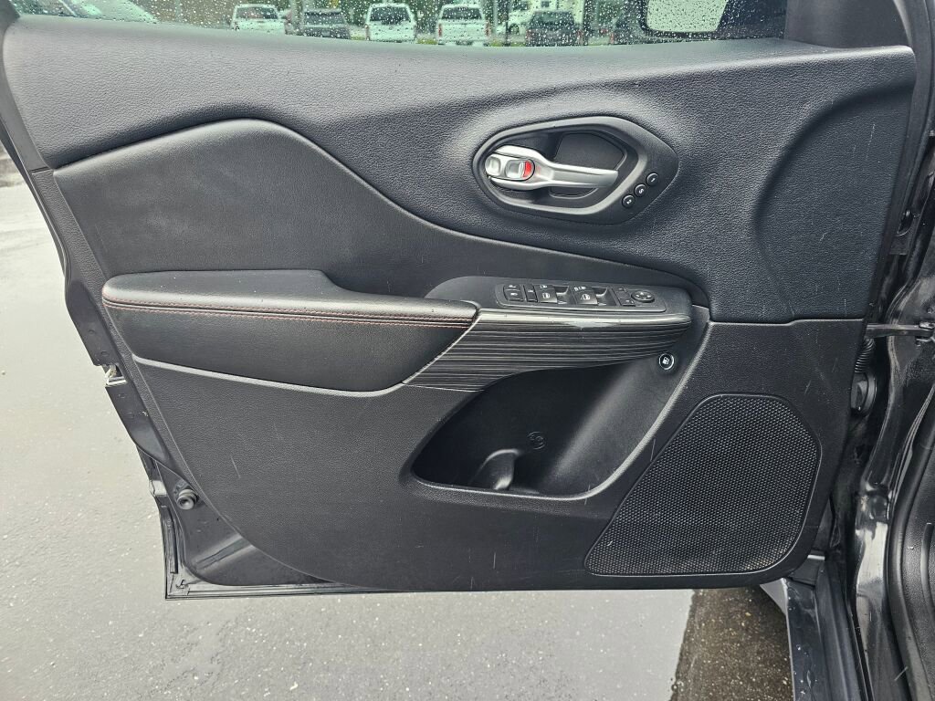 Used 2016 Jeep Cherokee Trailhawk w/ Leather Interior Group image 21