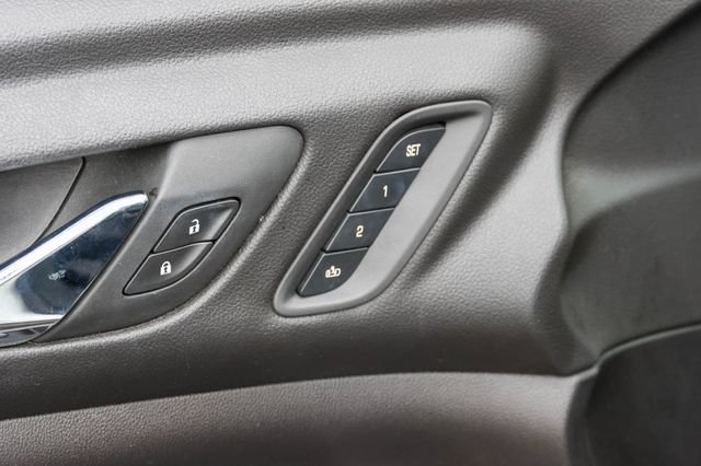 Used 2023 GMC Acadia Denali w/ Denali Technology Package FWD image 11