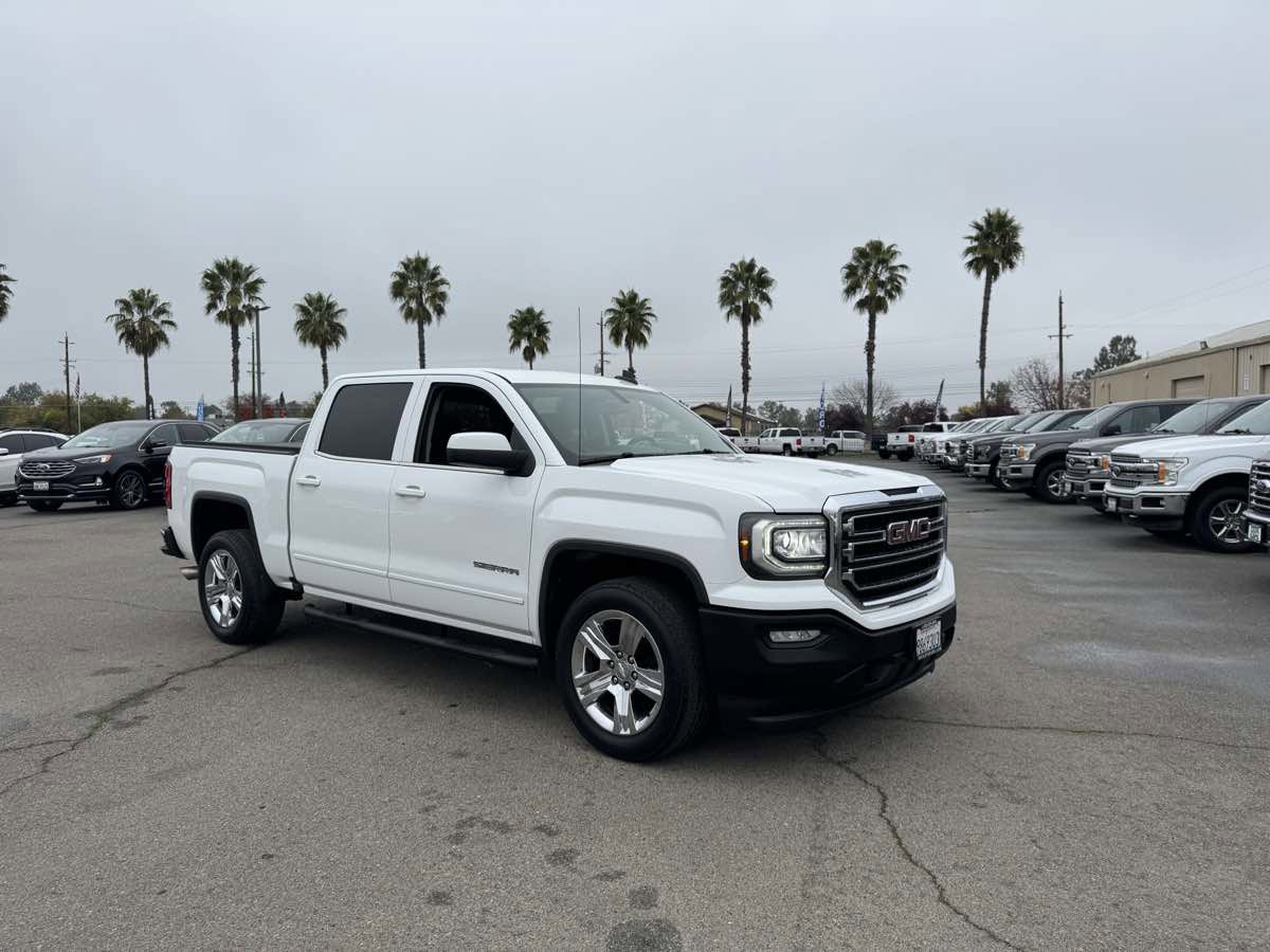 Used 2018 GMC Sierra 1500 SLE w/ SLE Value Package image 2