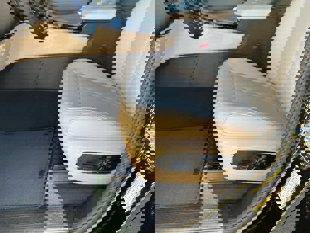 New 2025 Jeep Grand Cherokee Limited image 11