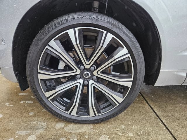 Certified 2023 Volvo XC60 B5 Ultimate w/ Protection Package Premier AWD/4WD image 9