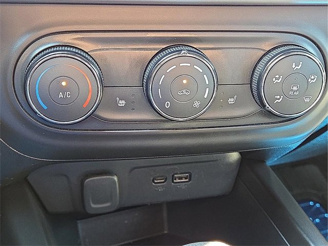 Used 2024 Chevrolet Trax RS image 19