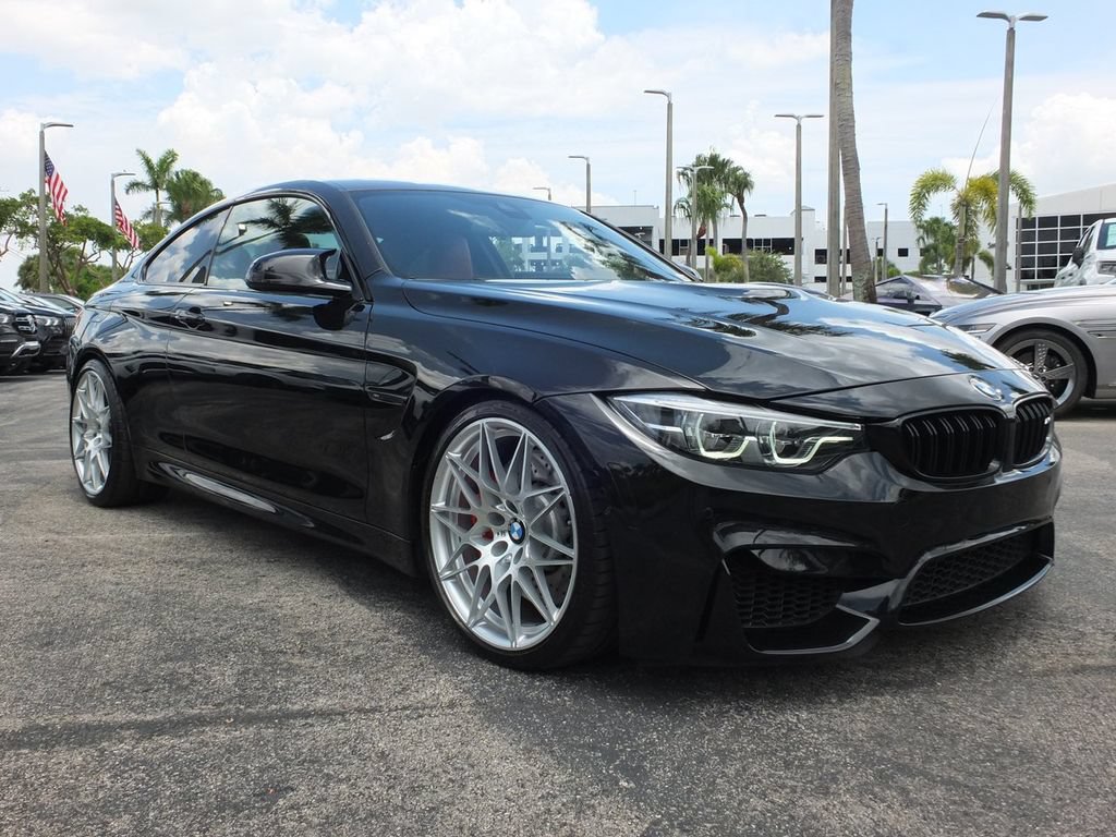 Used 2018 BMW M4 Coupe w/ Competition Package RWD image 2