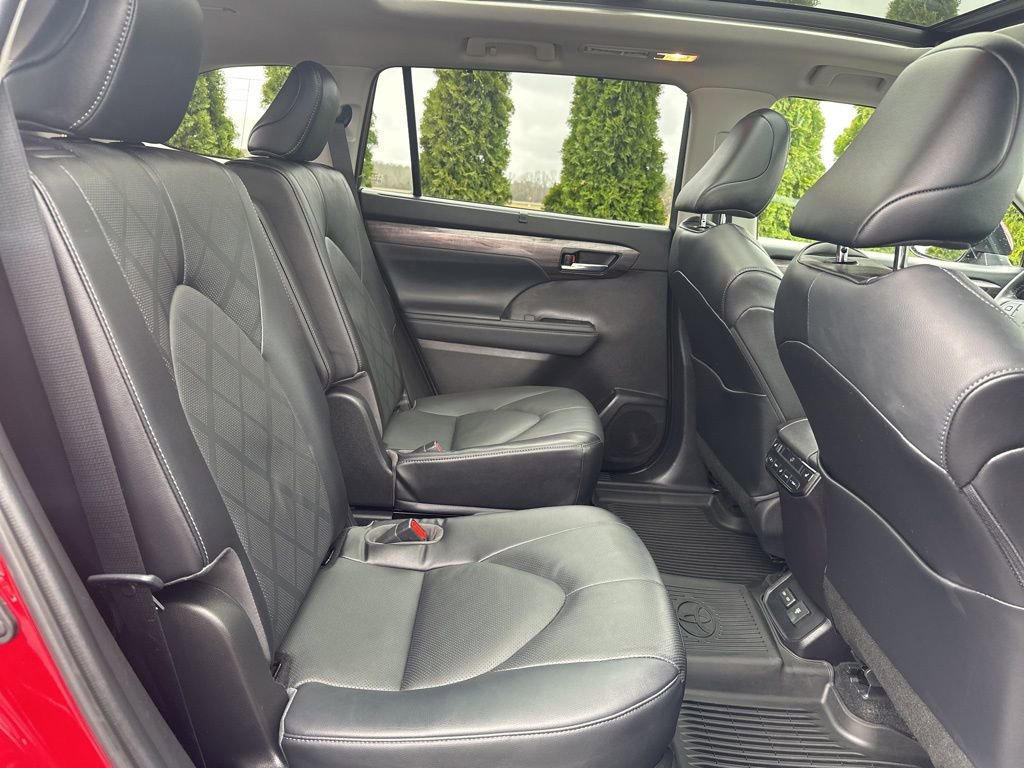 Used 2023 Toyota Highlander Platinum image 43