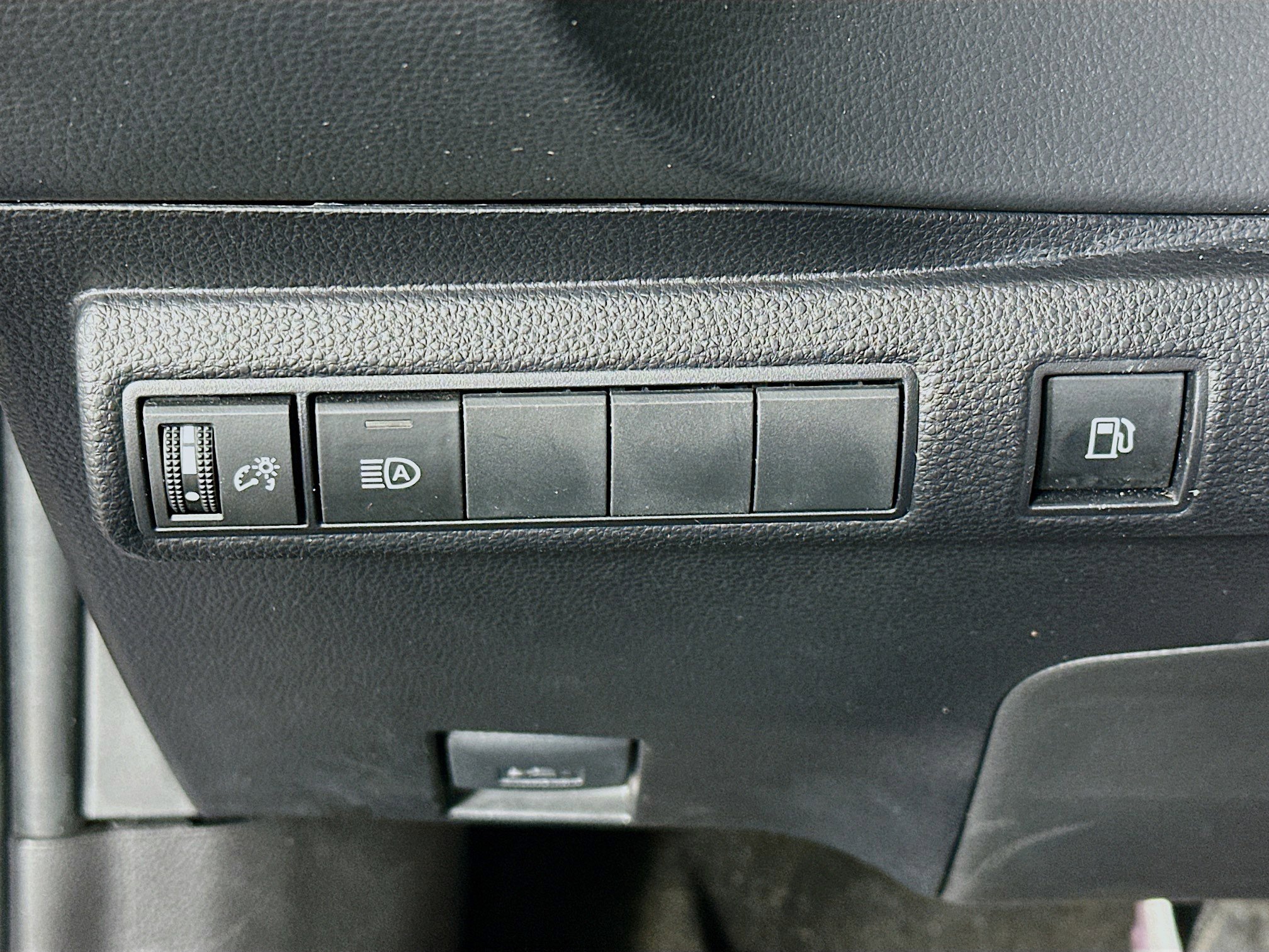 Used 2023 Toyota Corolla LE FWD image 17
