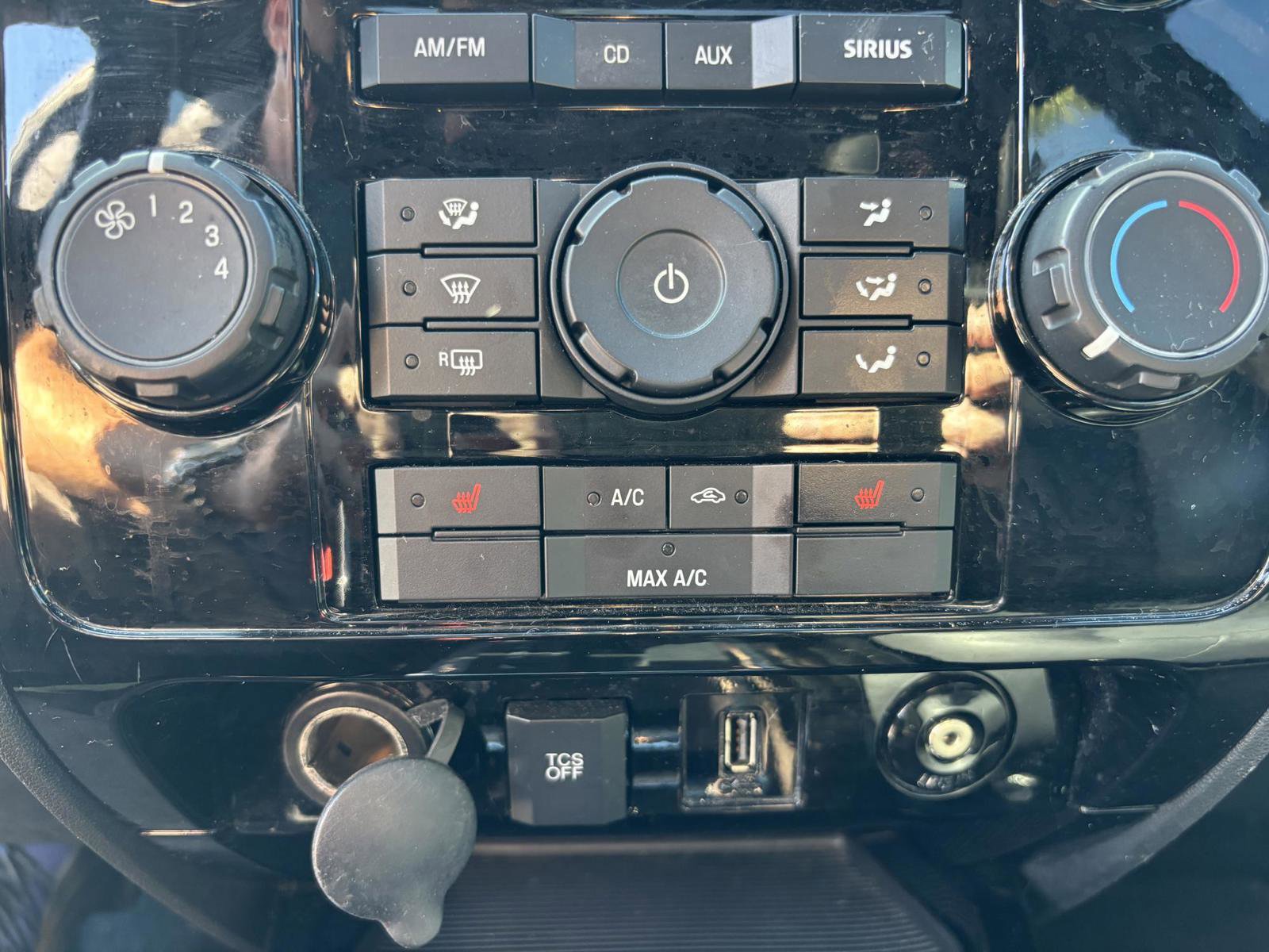 Used 2011 Ford Escape Limited w/ 301A Rapid Spec Order Code image 27