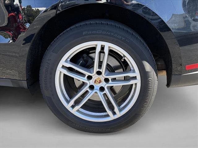Used 2024 Porsche Macan AWD/4WD image 9