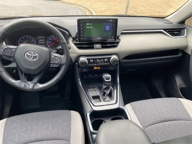Used 2019 Toyota RAV4 XLE image 16