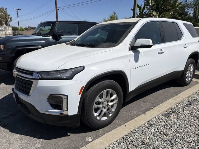 Used 2023 Chevrolet Traverse LS w/ Safety Package FWD image 2