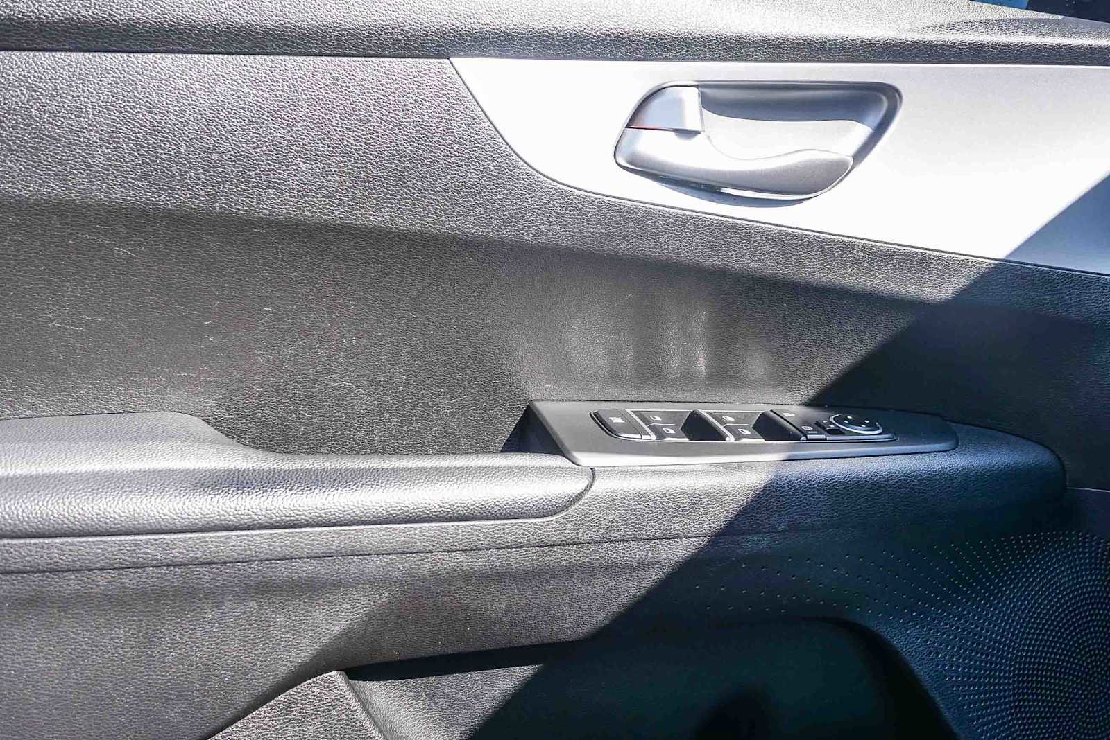 Used 2023 Kia Forte LXS w/ LXS Technology Package image 19