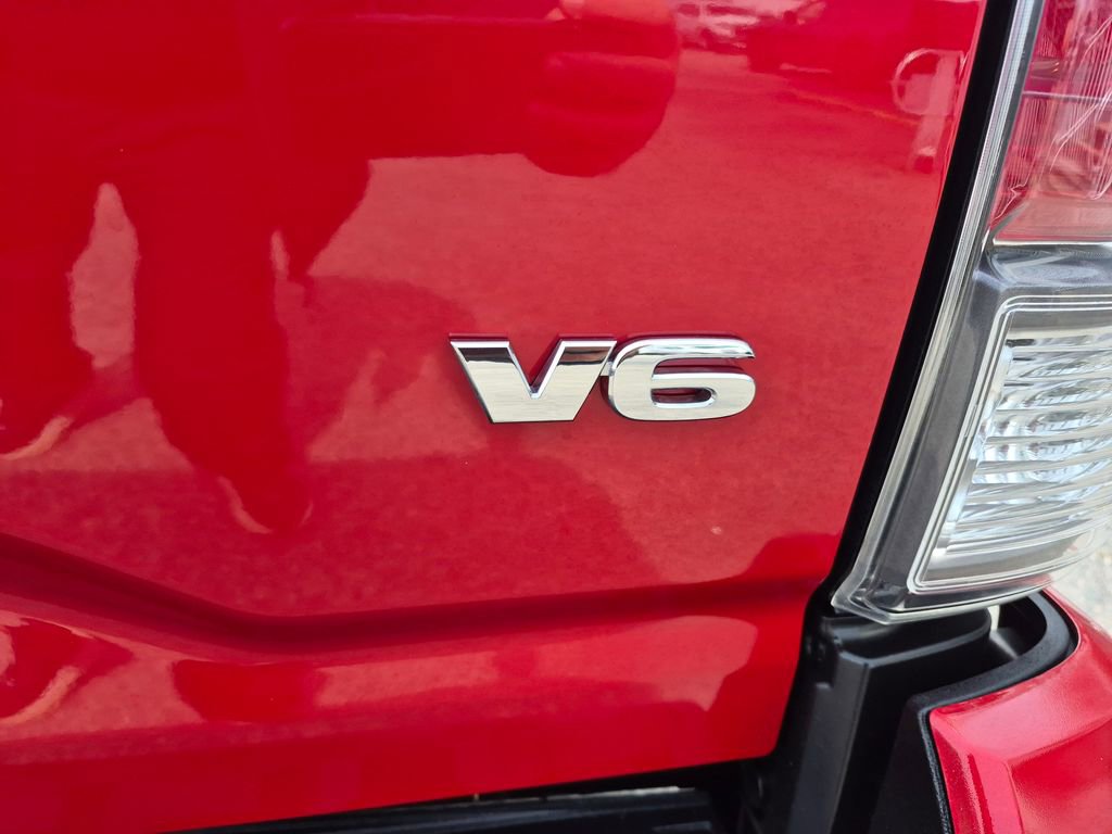 Used 2023 Toyota Tacoma TRD Sport image 12