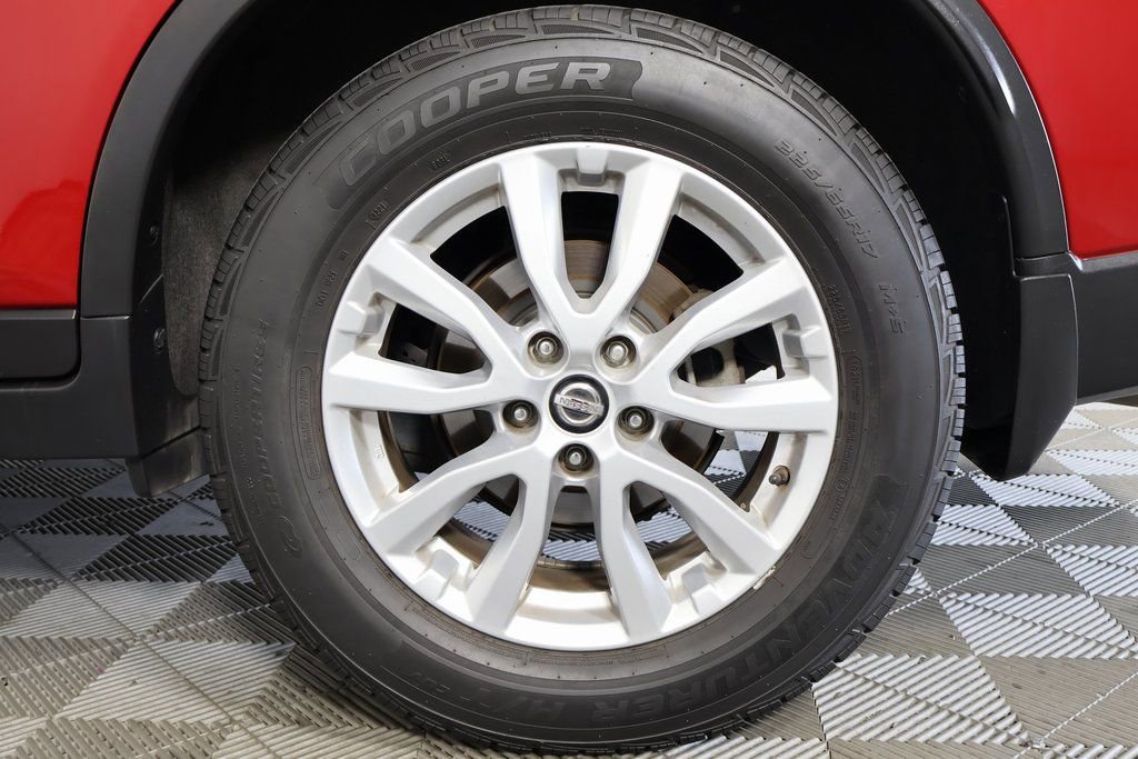 Used 2017 Nissan Rogue SV FWD image 16