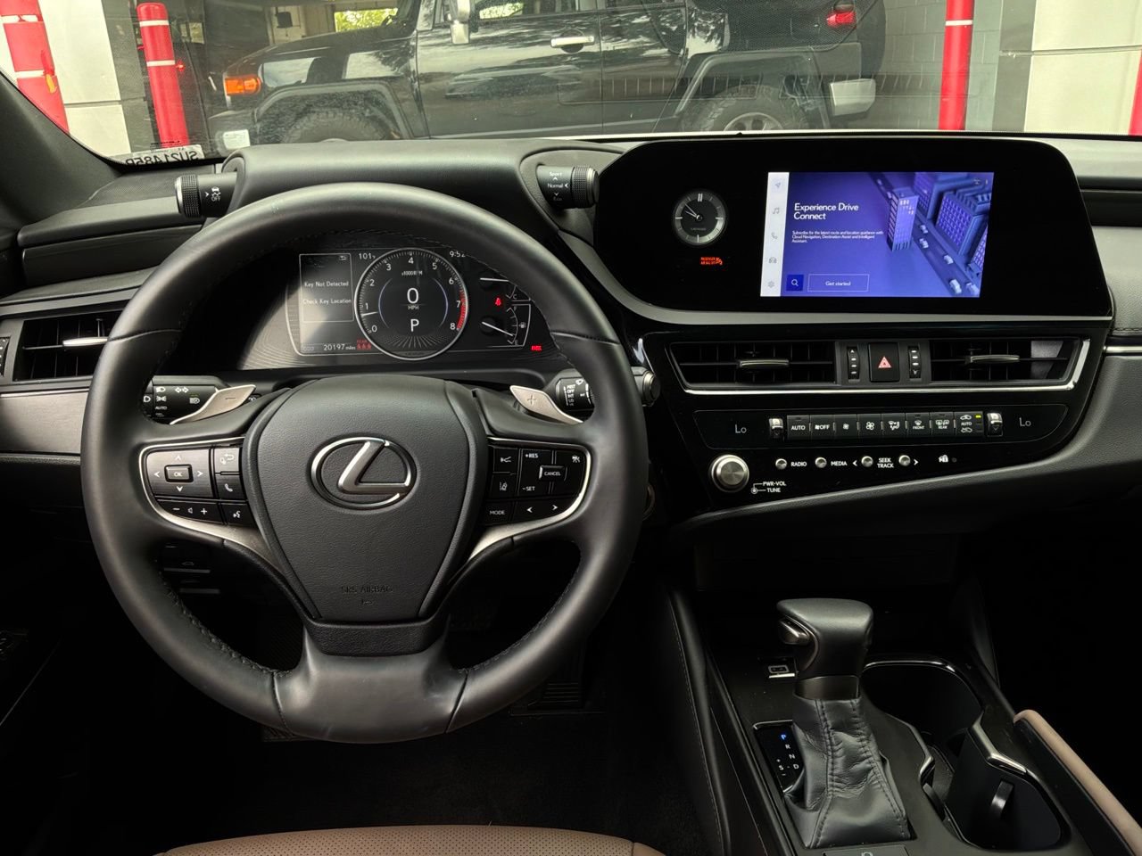 Used 2025 Lexus ES 350 w/ Accessory Package (Z1) FWD image 15