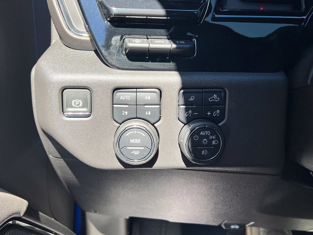 Used 2025 Chevrolet Silverado 1500 ZR2 AWD/4WD image 25