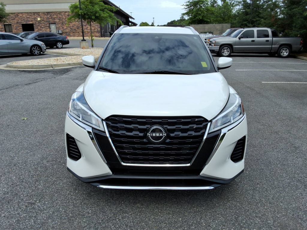 Used 2023 Nissan Kicks SV FWD image 2
