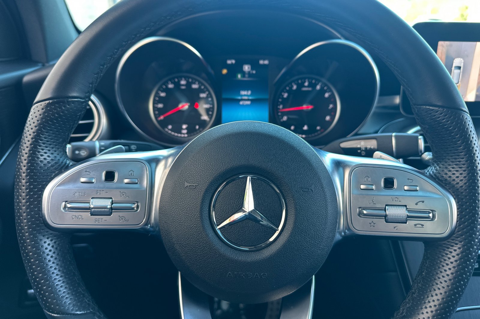 Used 2022 Mercedes-Benz GLC 300 4MATIC image 11